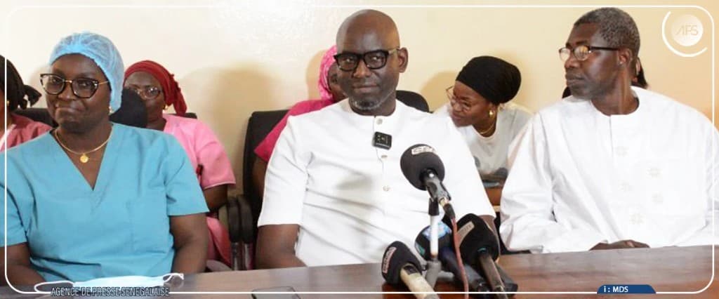 Remise du cardiotocographe à l'hôpital de Louga